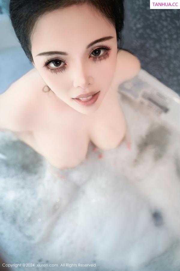   [XiuRen]高清写真图 2024.08.08 No.8981 陈三穗 黑丝美腿第66张图片